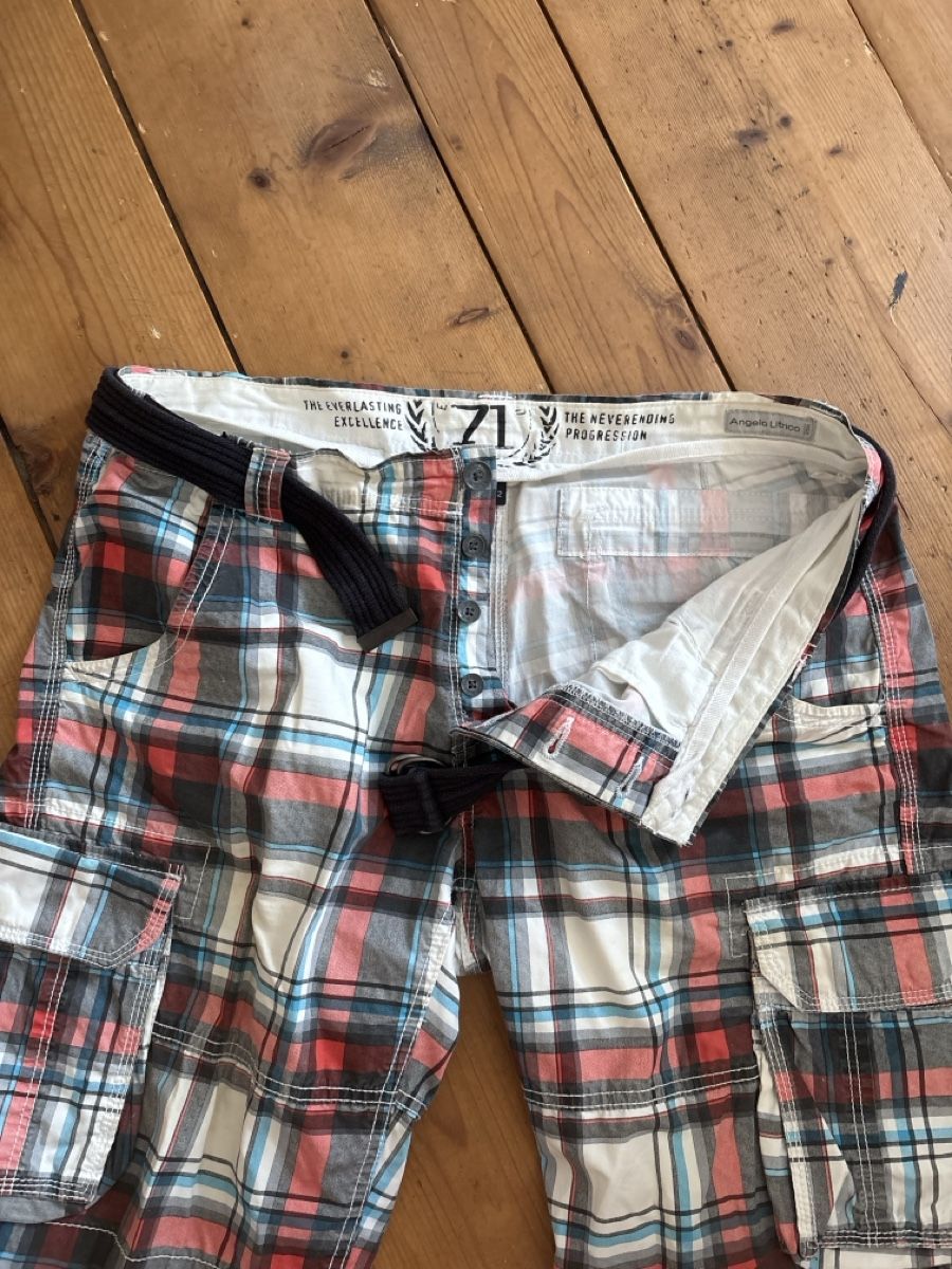 C&A Pantaloni: Coole Karoshorts von Angelo, Gr. 52 – Usato da Münchwilen TG venduto da BBJO 2