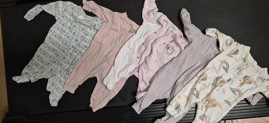 Lotti & Set di vestiti: Kleiderset Grösse 50/56 – Usato da Wilen (Sarnen) venduto da Esined28 4