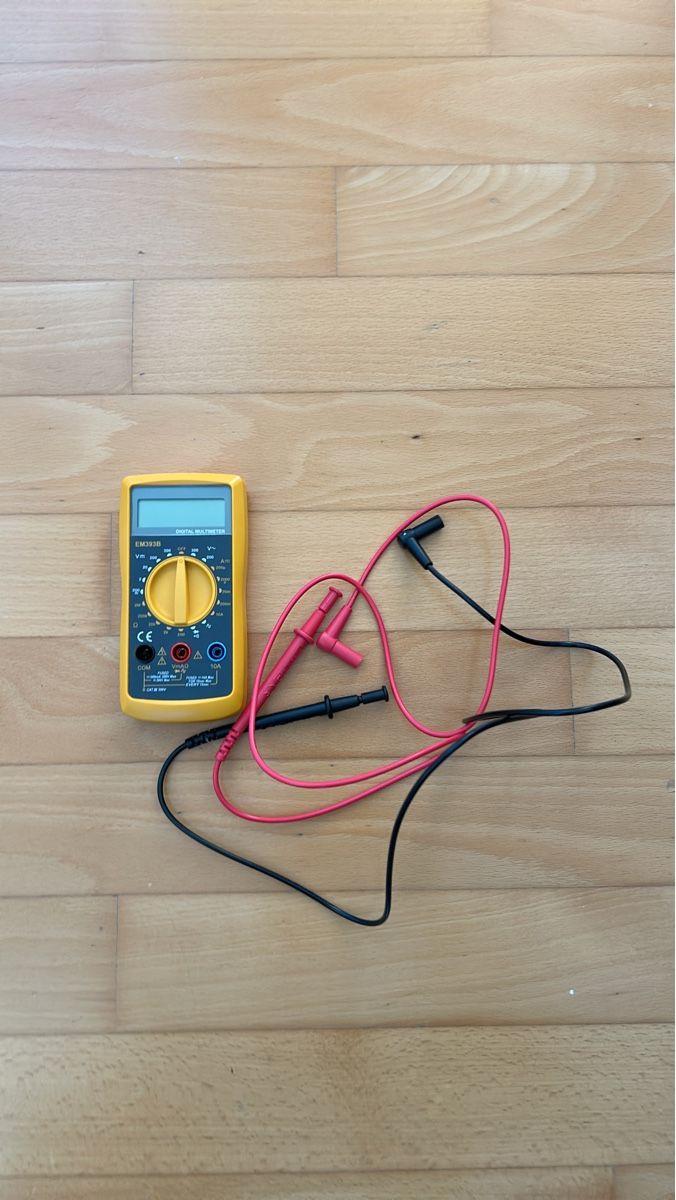 Messen: Defekt Digital Multimeter EM3082 gelb – Defekt aus Winterthur von Iron_Horst