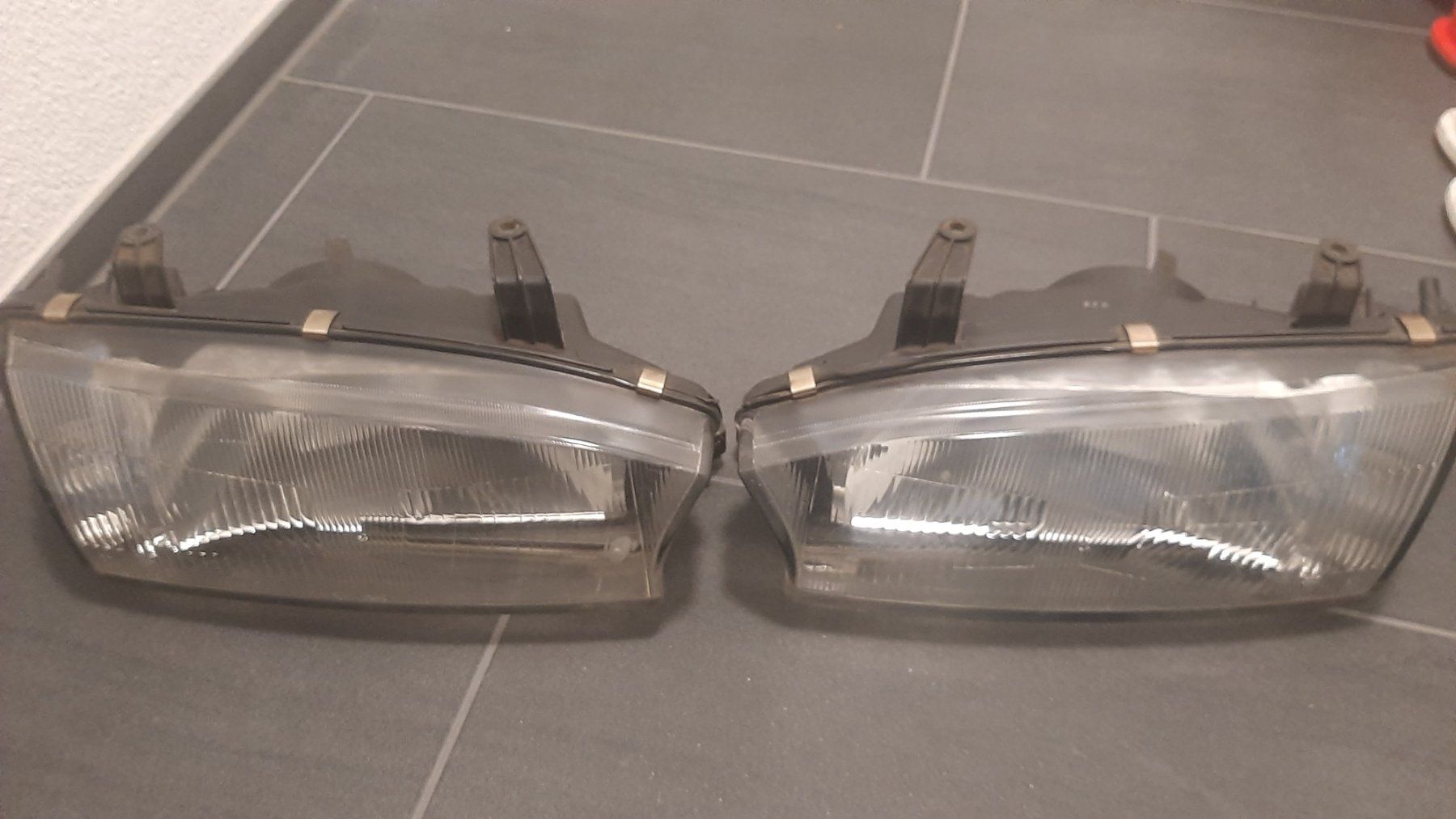 Fari: Subaru Legacy Scheinwerfer – Usato da Rothenthurm venduto da DS12A