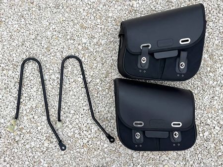Original Triumph Leder-Seitentaschen inkl. Halter