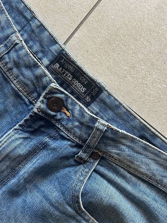 Jeans: Kurze Jeans Dunkel-Blau – Usato da Maisprach venduto da _aliciarebecca_ 2