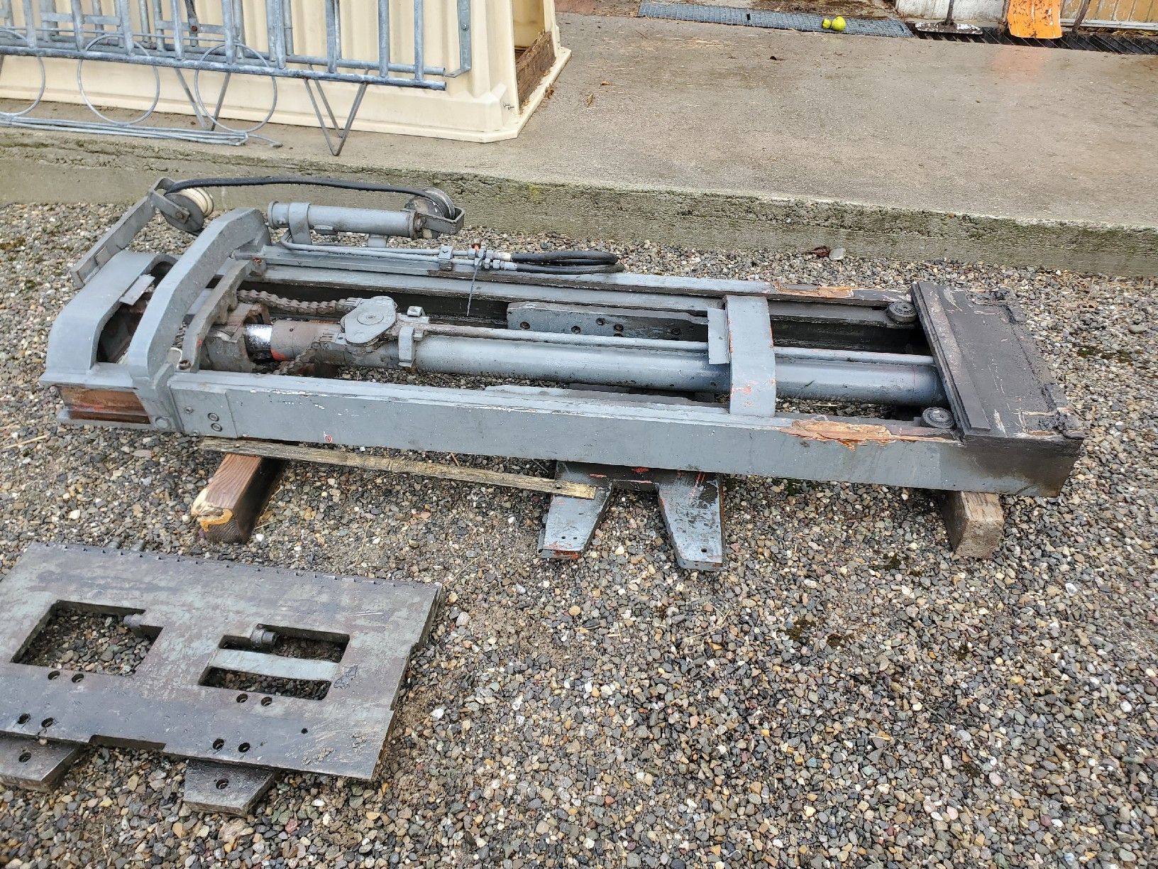Carrelli elevatori e a forche: Hubmasten zu Stapler – Usato da Rumlikon venduto da ladaniva1.9