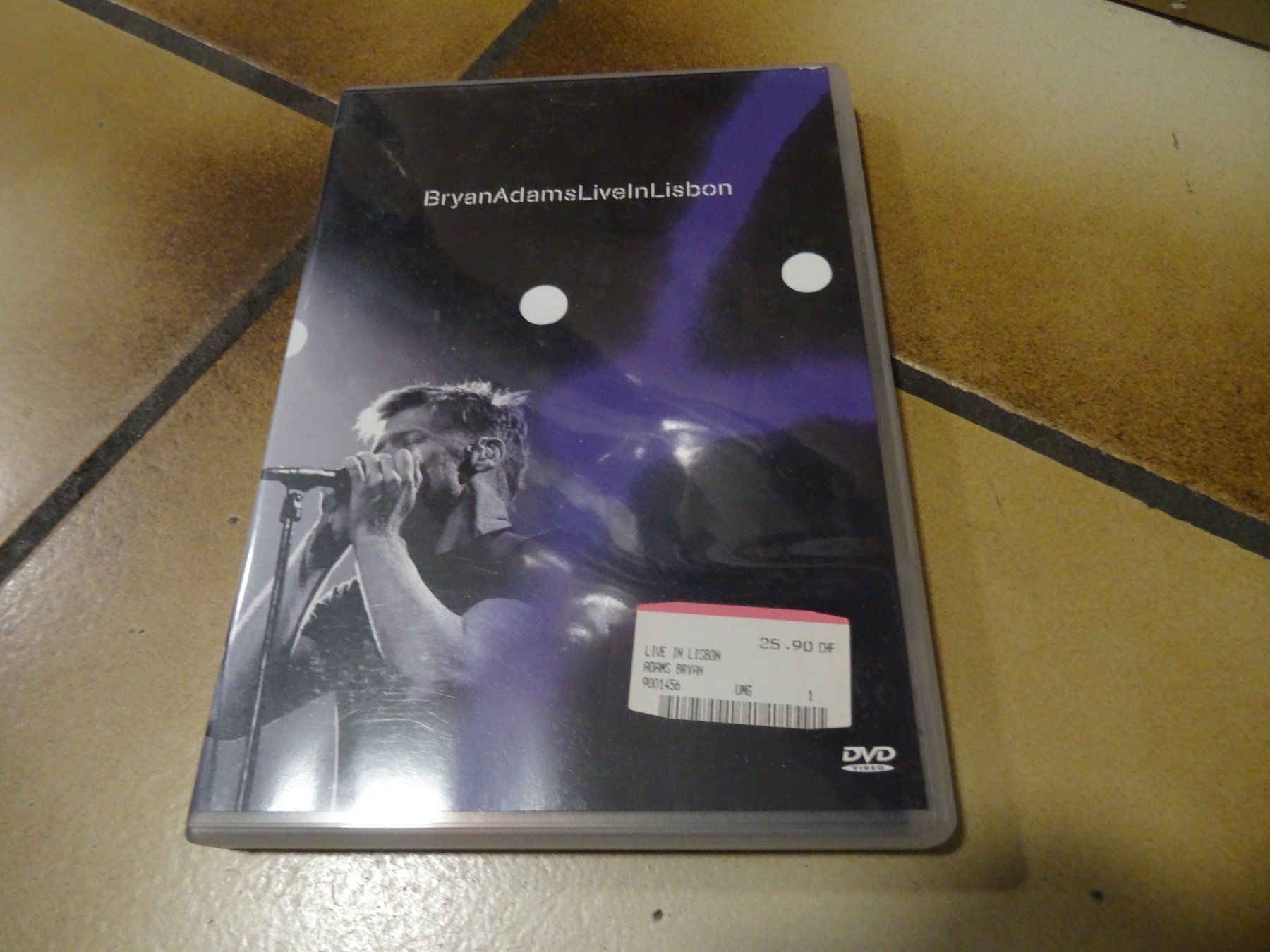 Alle DVDs: Bryan Adams Live in Lisbon DVD – Gebraucht aus Olten von Disc-Ausverkauf