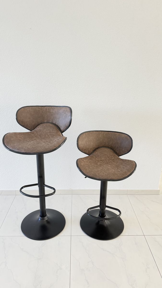 Tabourets: 2 Sitzhocker – D'occasion à Hergiswil NW par tes_j58l