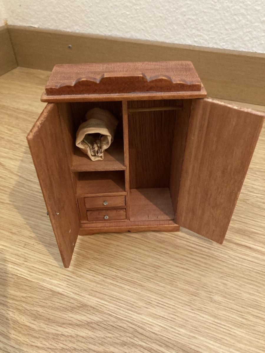Case e mobili per bambole: Schrank Puppenhaus – Nuovo (secondo la descrizione) da Bern venduto da NAJAW85 4