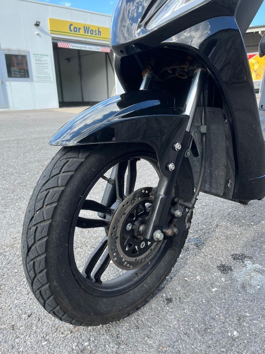 Scooters: Sky 3 E Roller – Gebraucht aus St.gallen von nur_9rj9 6