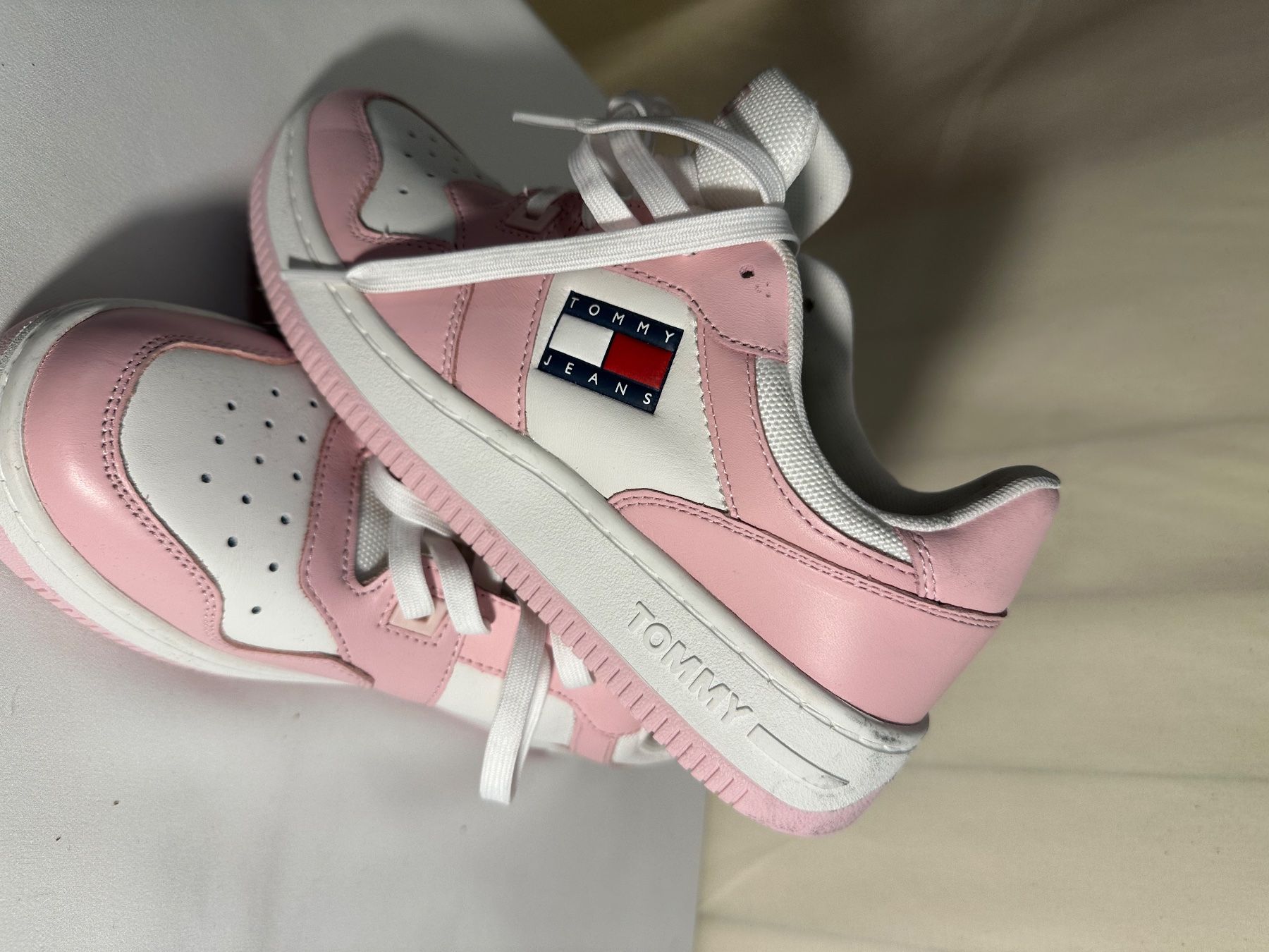 Tommy Hilfiger Scarpe da donna: Tommy Jeans Retro Basket WMN – Nuovo e nell'imballaggio originale da Onex venduto da eri_jx6q 1