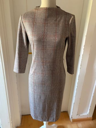 Schönes Business Kleid von Esprit