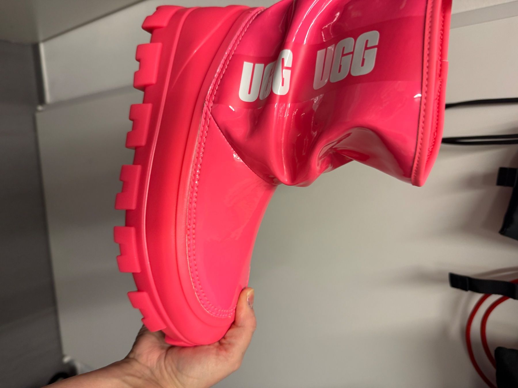 Ugg Chaussures femmes: Ugg Stiefel neu – Neuf avec emballage d'origine à Allschwil par Figidindia 1