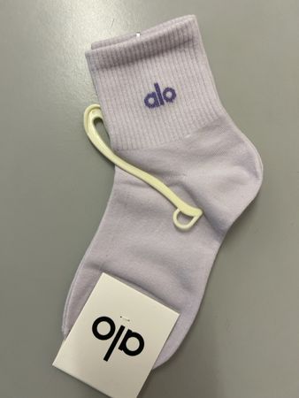 Alo Yoga Socke, lila, neu mit Etikett, Grösse M