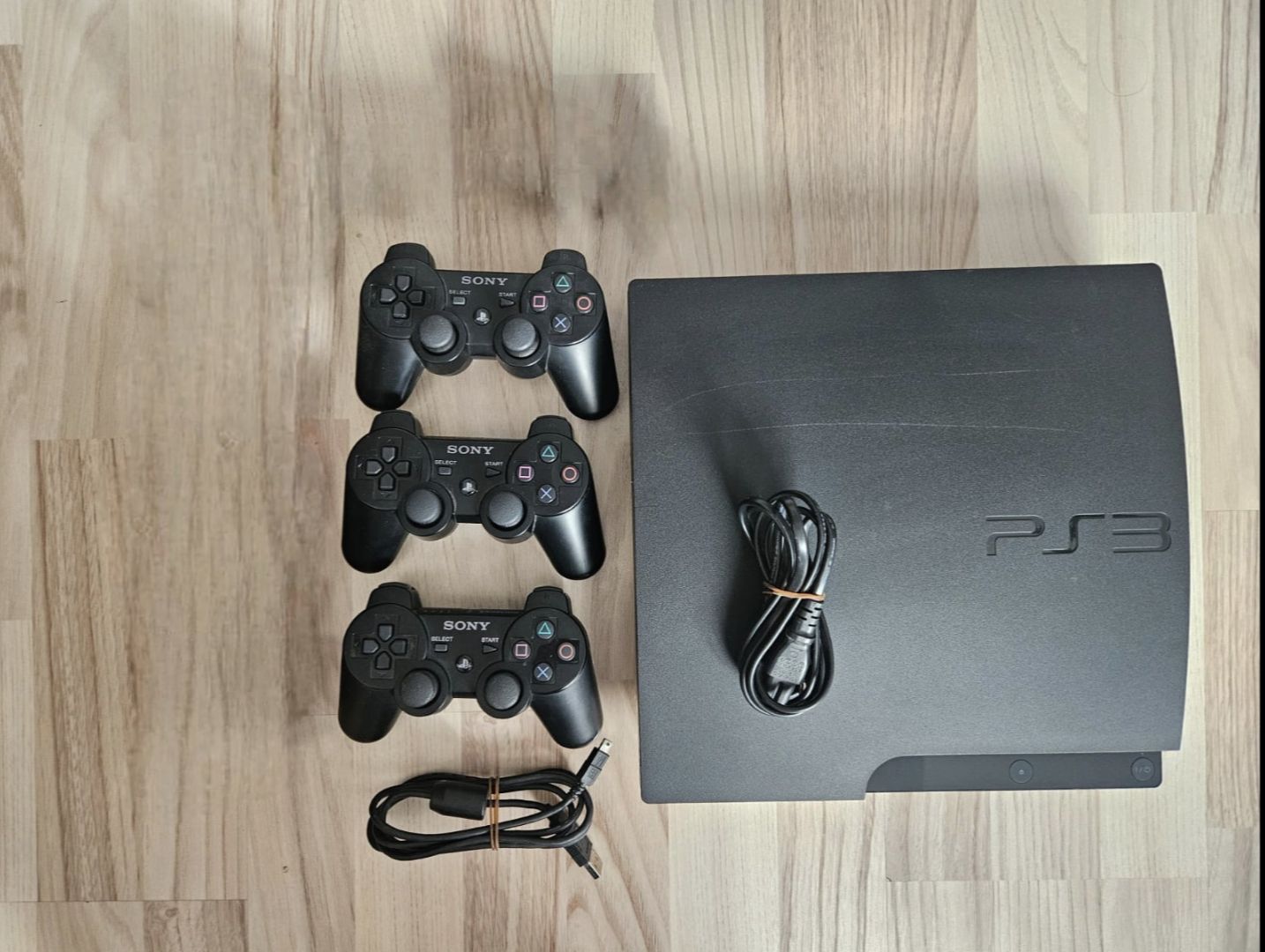 Sony Giochi: PS3 Spiele und Controller – Usato da Einsiedeln venduto da TheMullets_wife