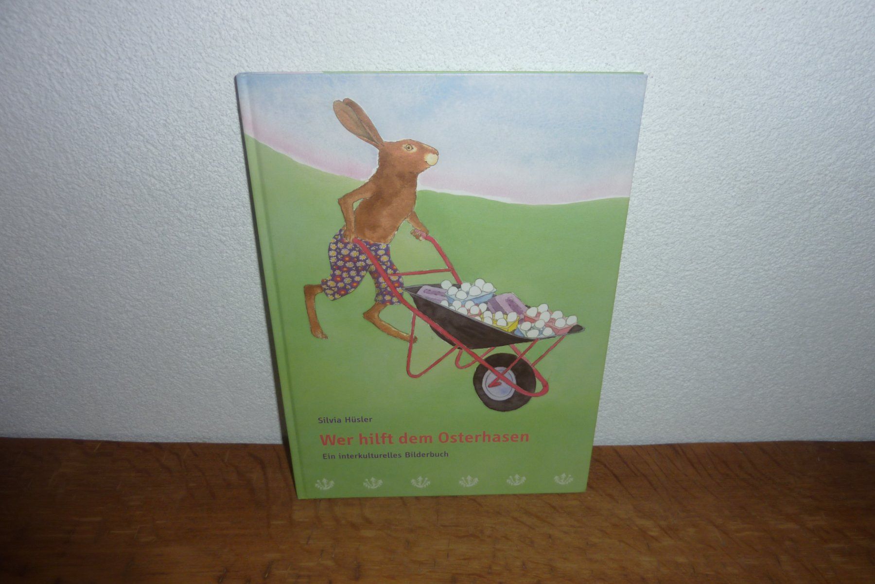 Libri: Wer hilft dem Osterhasen - interkulturelles Bilderbuch – Usato da Lausen venduto da akira003