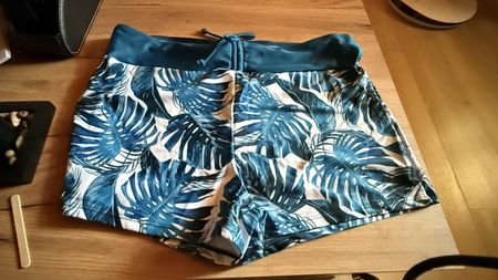 Bikini Oberteil und Hose Tropical Muster Grösse 2XL