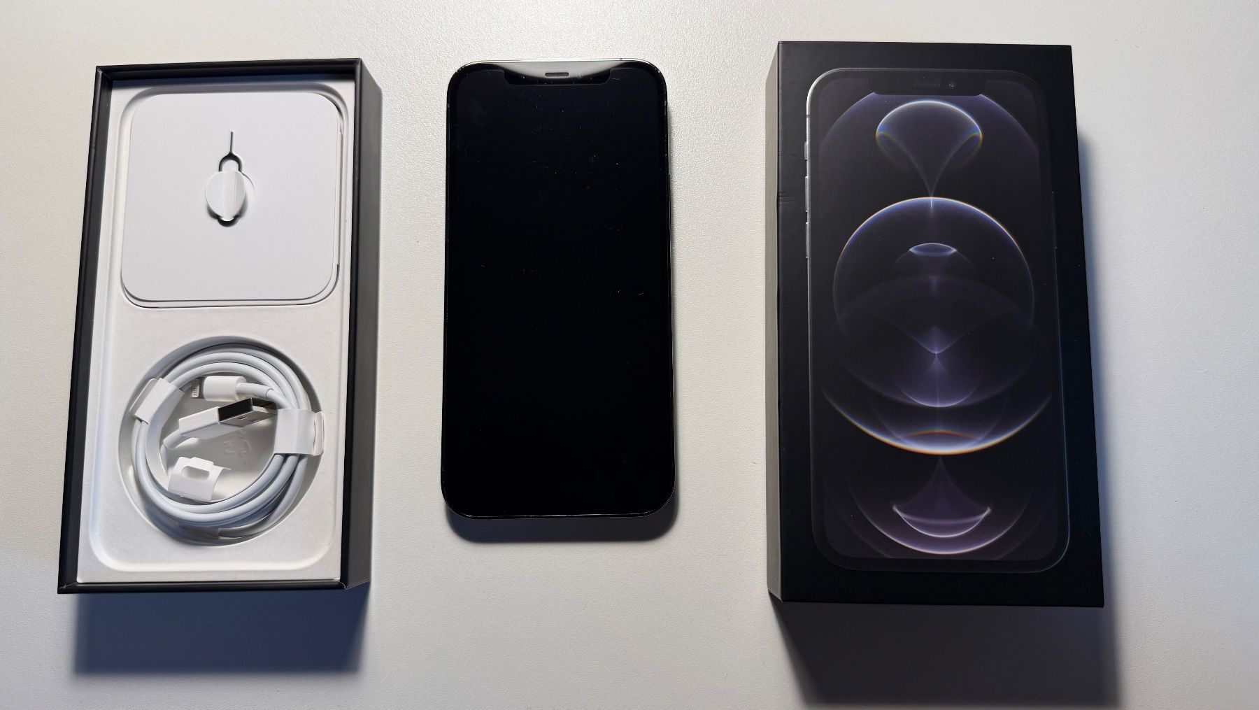 Apple Handys / Smartphones: iPhone 12 Pro, Graphite, 256GB – Gebraucht aus Lupfig von T765RS