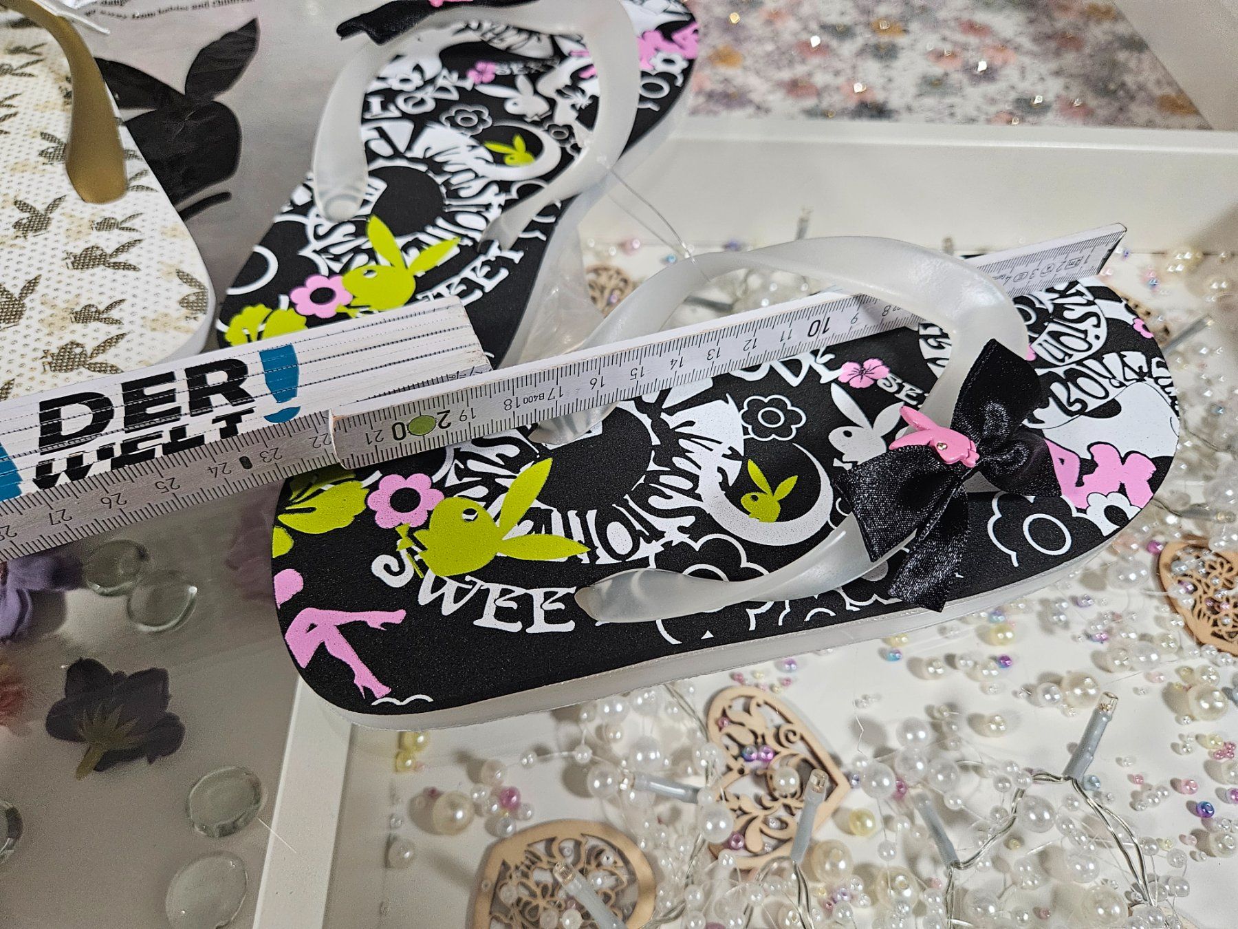 Scarpe da donna: Playboy Flip Flops Zehentreter – Nuovo (secondo la descrizione) da Unterägeri venduto da Sleepbear 1