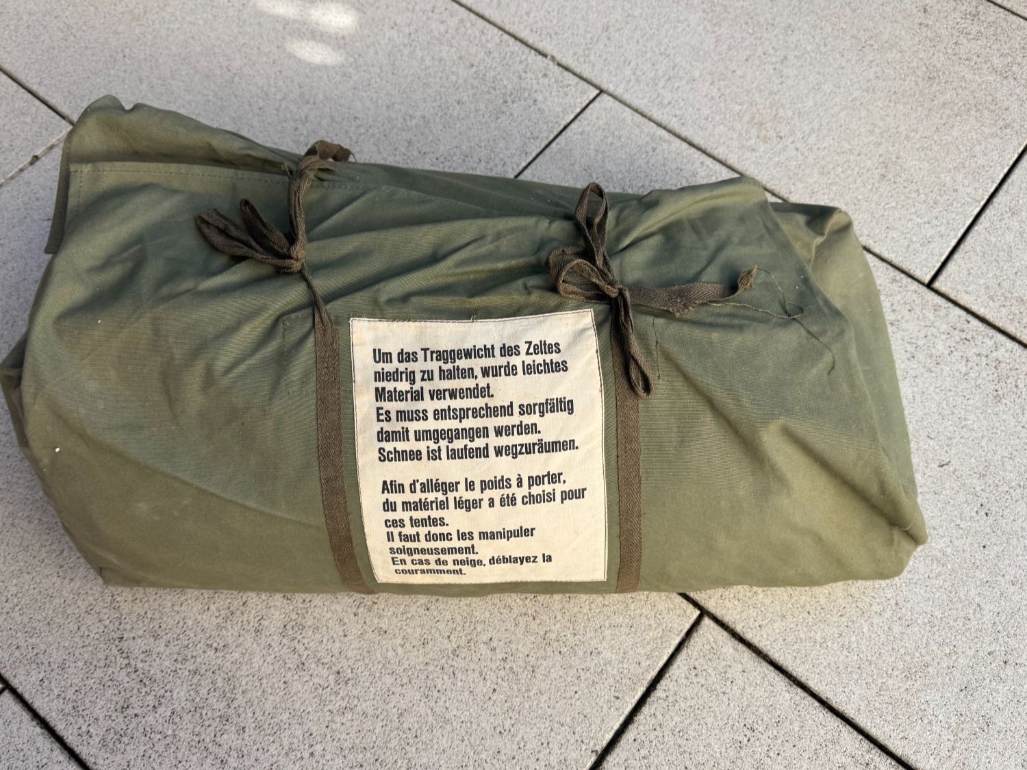 Schweizer Armee Tende : Original Giebelzelt der Schweizer Armee – Usato da Laufenburg venduto da Hochjoch 3