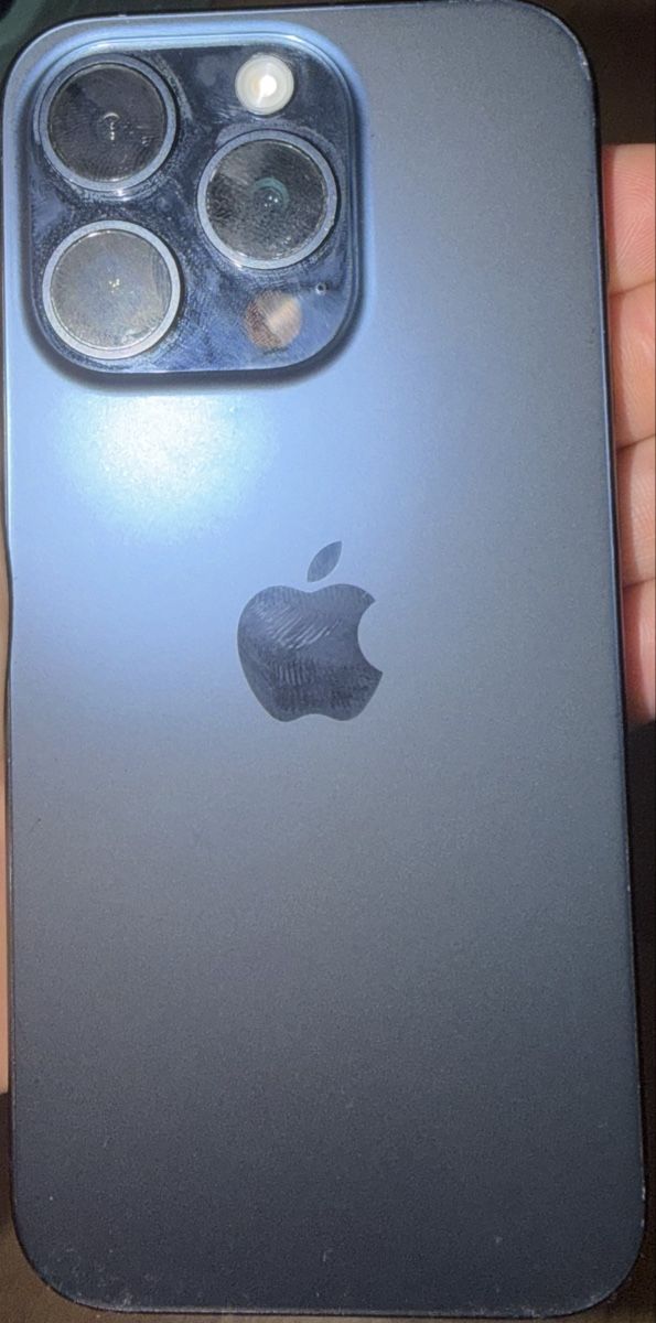 Apple Telefoni cellulari / Smartphones: Iphone 15 Pro 128GB Midnight blue – Usato da Oberburg venduto da Diyi 7