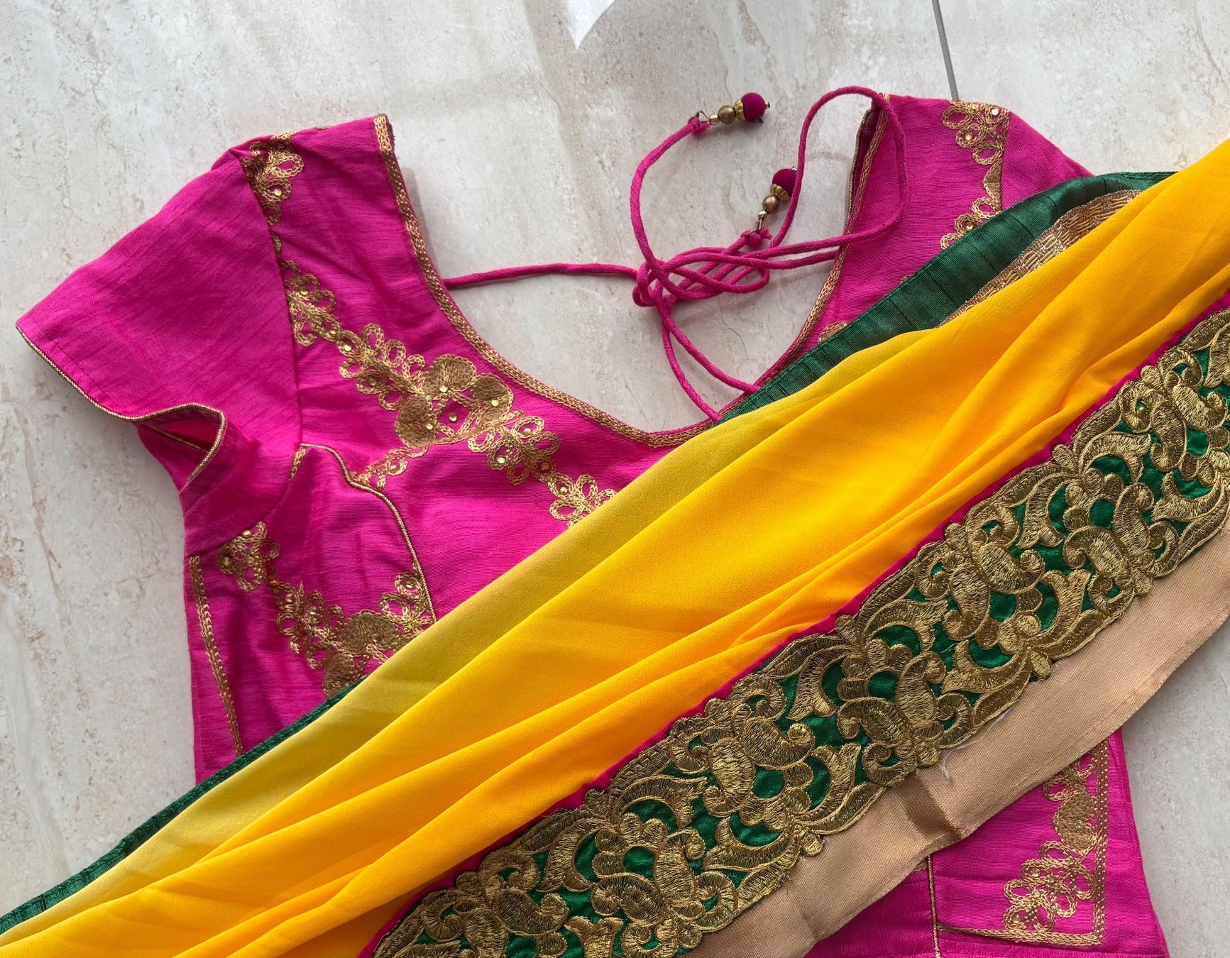 Vestiti: indischer/tamilischer Sari mit Bluse, gelb – Nuovo (secondo la descrizione) da Wichtrach venduto da Alyasahana 1