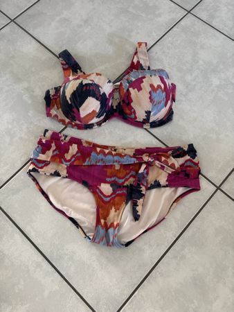 Bikini gemustert Grösse 44/46 90E guter Zustand