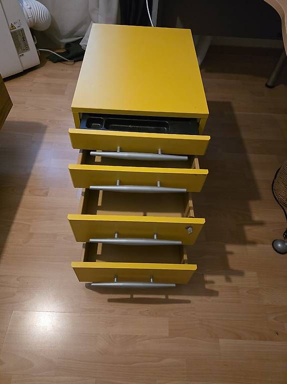 Korpus: Büro Rollcontainer – Gebraucht aus Zürich von Gischa92