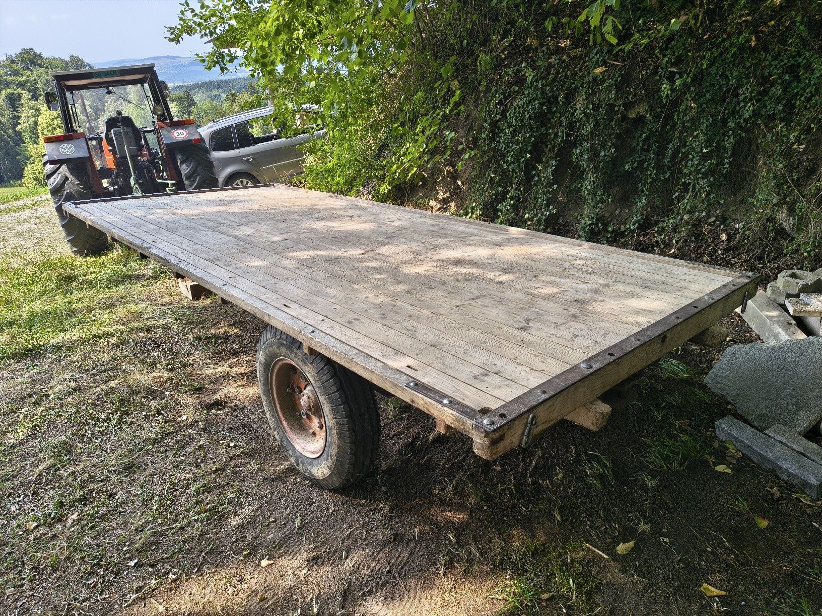 Rimorchi: Anhänger Flachwagen mit Holzplattform gebraucht – Usato da Oberuzwil venduto da uelimaen 1