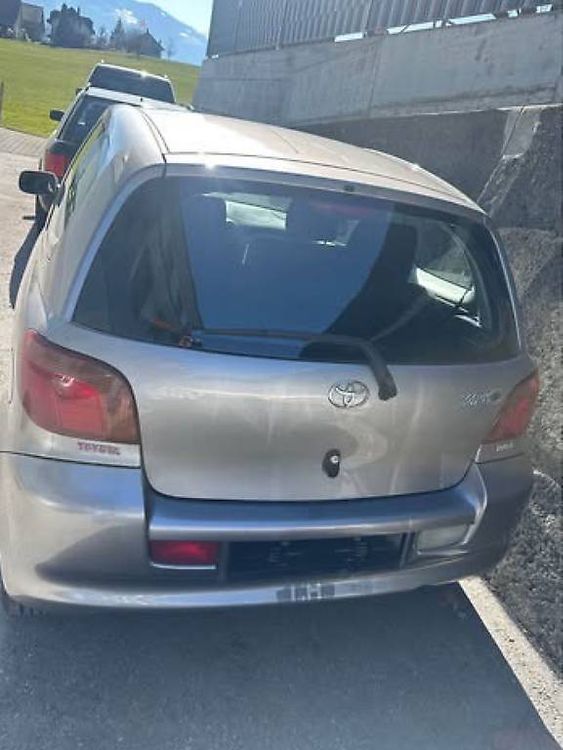 Automobili: Top Kleinwagen Toyota Yaris frisch MFK für schmale Kasse  – Usato da Gommiswald venduto da manociao 2