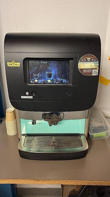 Macchine per caffè & Macchine per espresso: Machine à café professionnel – Usato da Lavey-Village venduto da bla_7sql 2