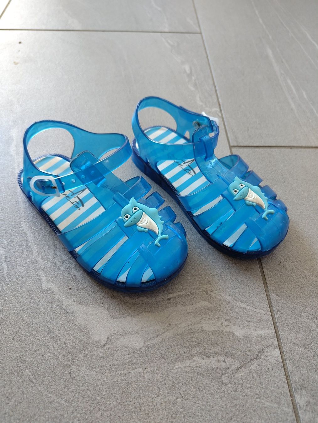 Scarpe per ragazzi: Kinder Badeschuhe (Gr. 24) – Usato da Reichenburg venduto da DerUhu