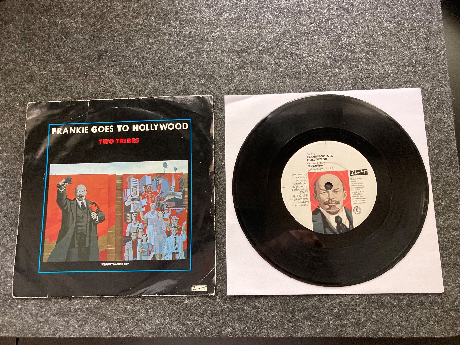 Vinyles: Frankie Goes To Hollywood - Two Tribes (7") – D'occasion à Fribourg par Karushi