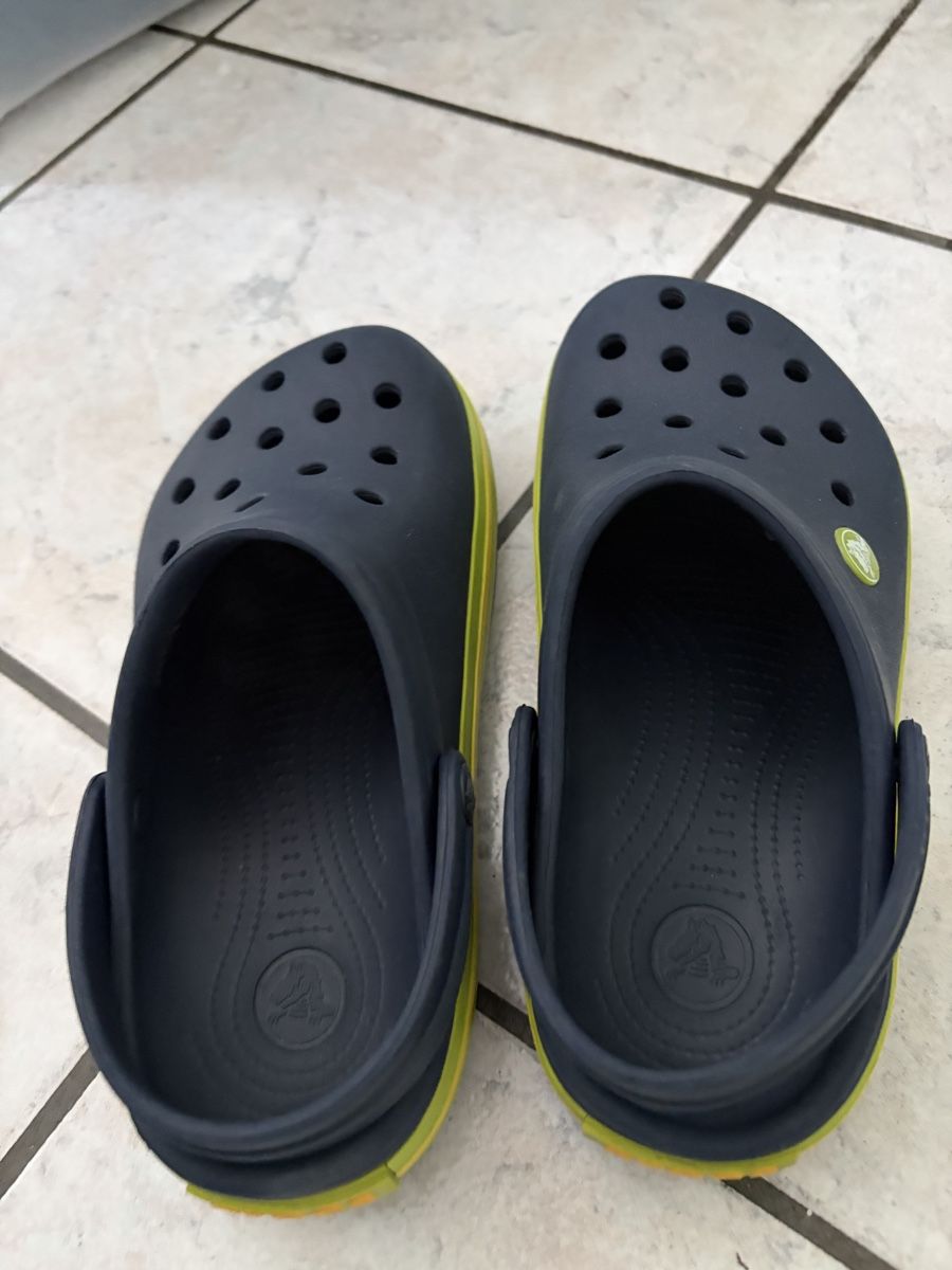 Crocs Schuhe für Jungen: Crocs Clogs Kinder Gr. 34 / 35 Marine – Gebraucht aus Sevelen von gsandax 1