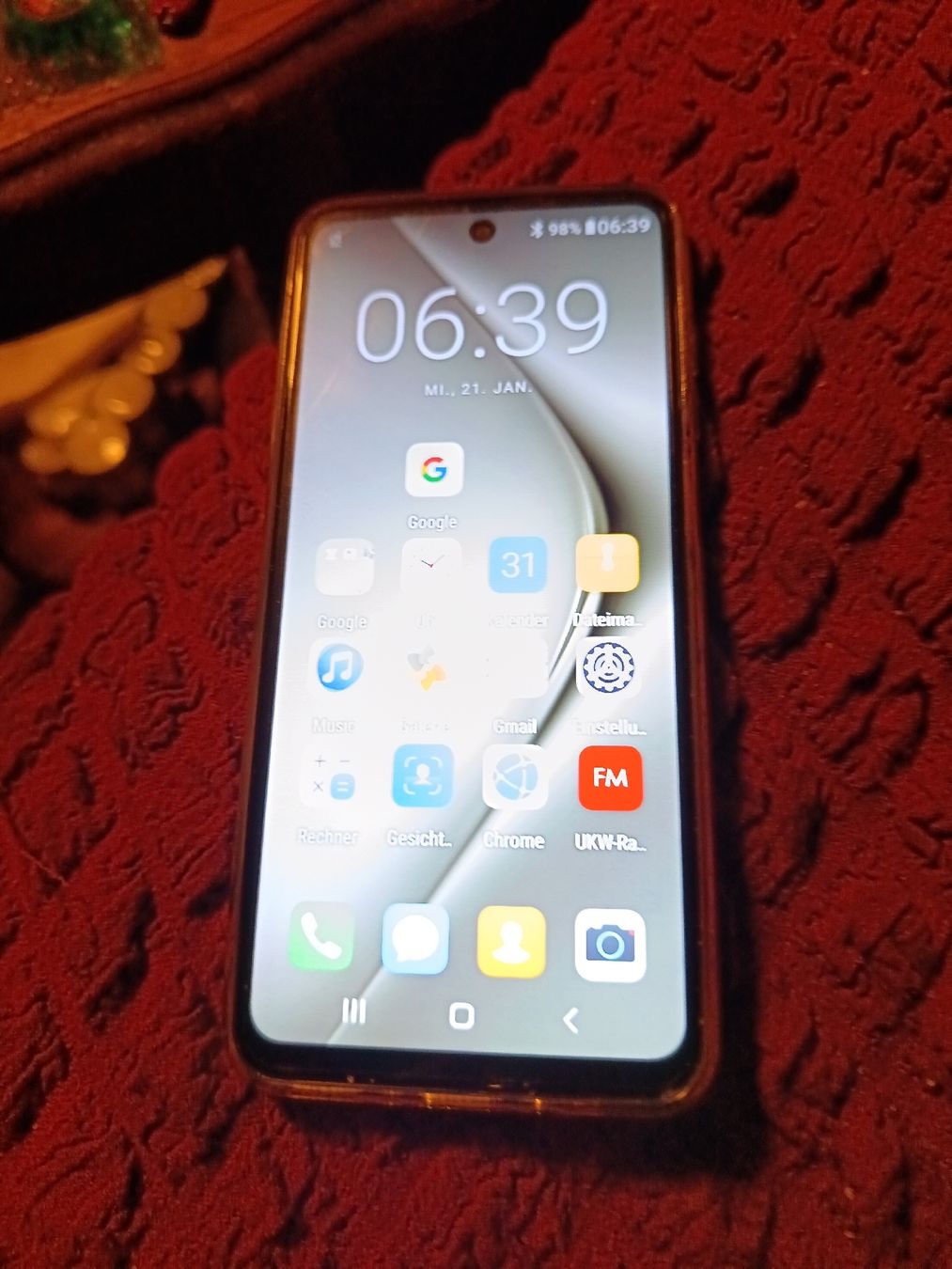 Telefoni cellulari / Smartphones: P70 ultra mobile – Nuovo e nell'imballaggio originale da Stansstad venduto da kam_5wgj