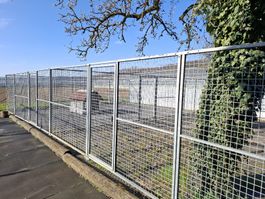 Zwingeranlage für Hunde 