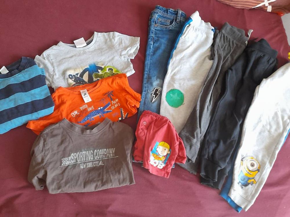 Ensembles coordonnés: Shirts, Pullover, Hosen 110/116 – D'occasion à Thun par jul_y9lm