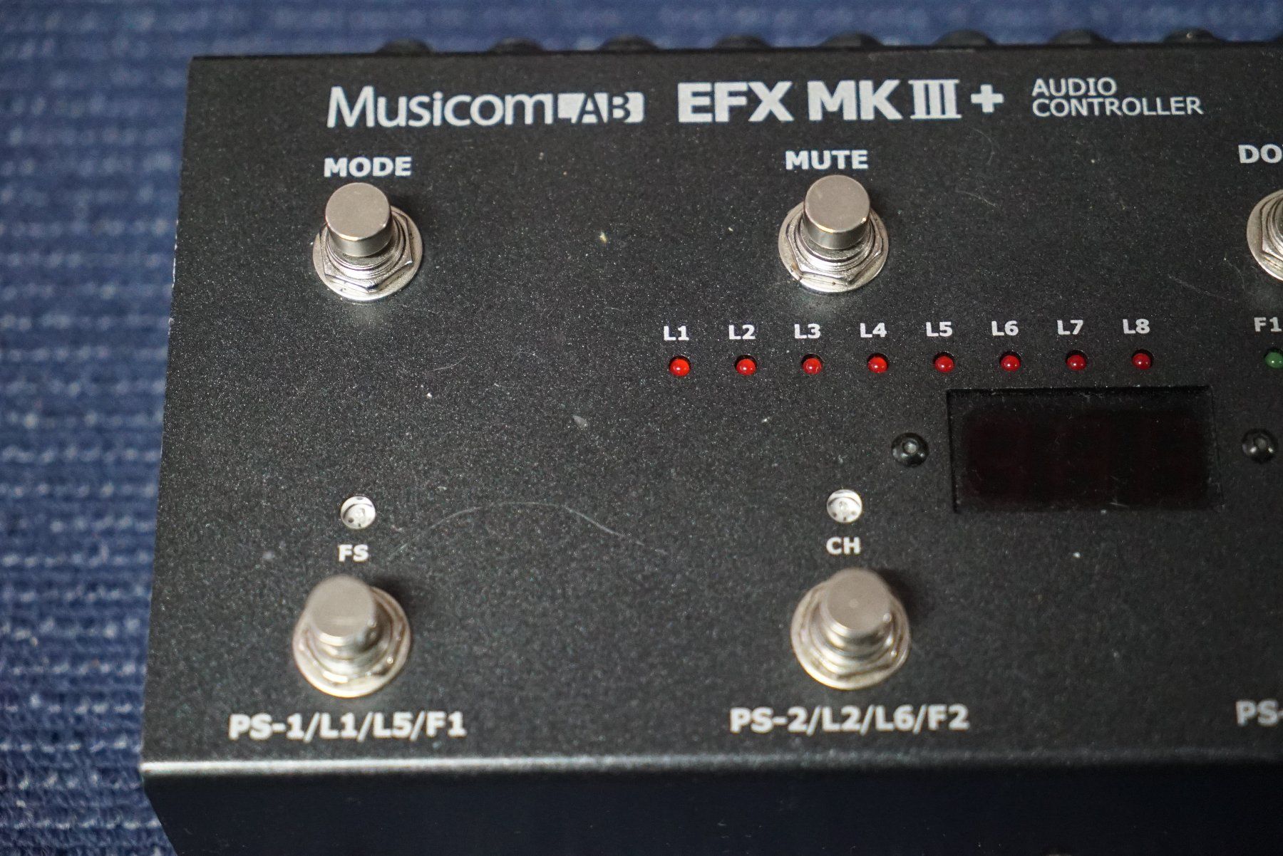 Musicomlab EFX MK III +Audio Controller Looper / Switcher