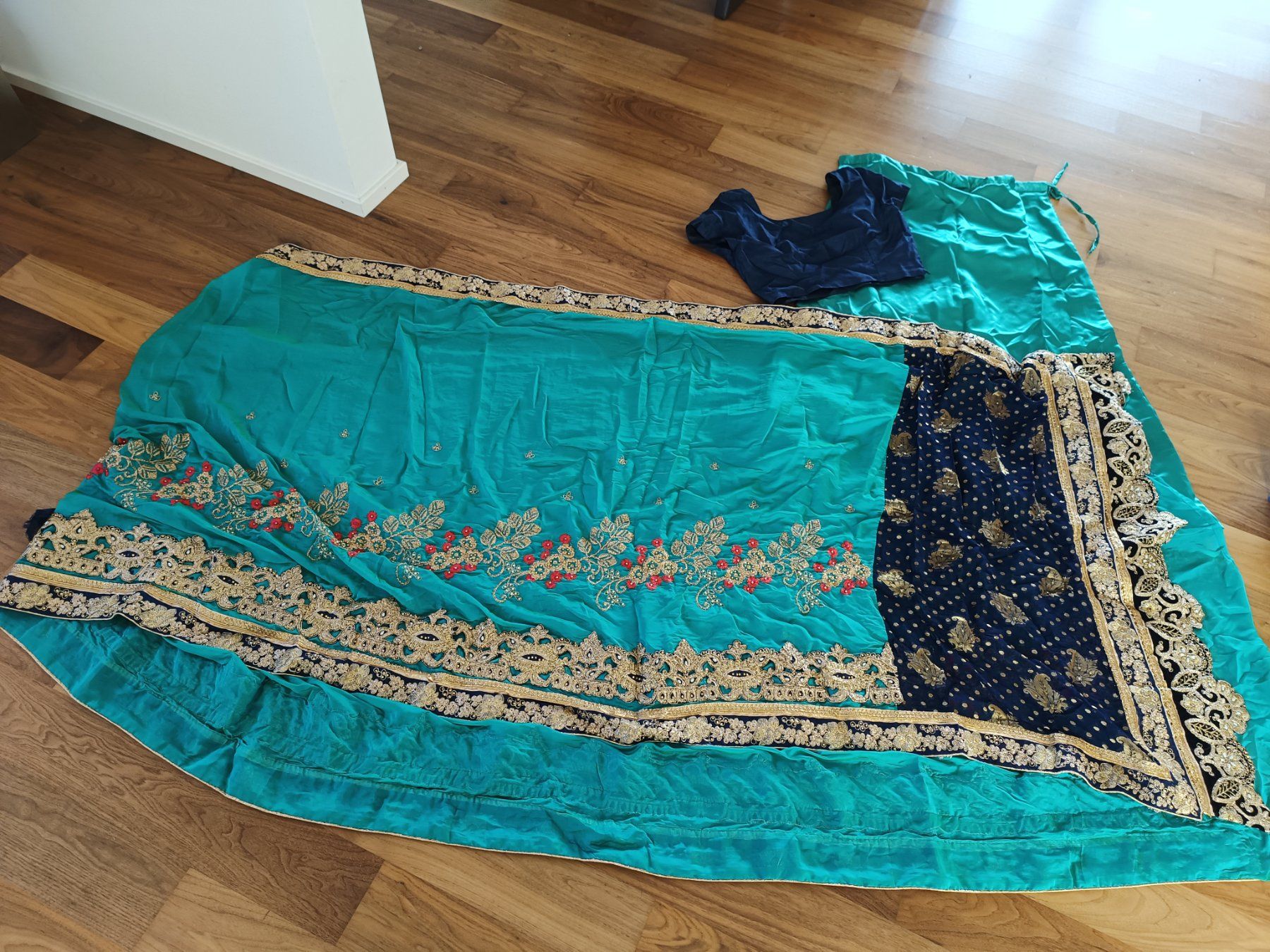 Robes: Saree – D'occasion à Würenlos par sanfrancisco27 1