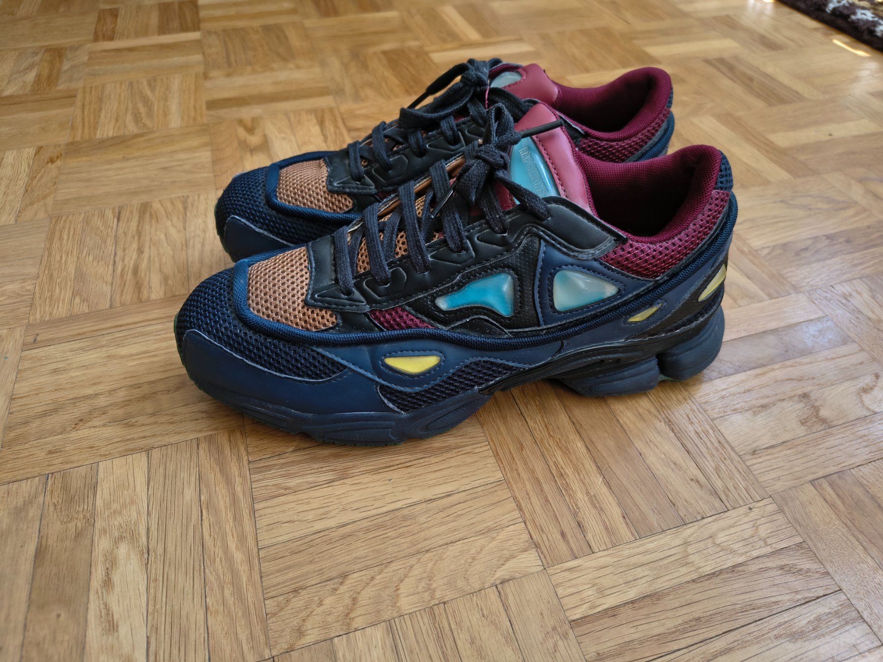 Raf Simons Scarpe da uomo: Raf Simons x Adidas Ozweego 2 Grösse 43.5 – Usato da Liebefeld venduto da manyawoods 1