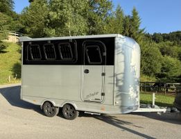 Pferdeanhänger/ Pferdetransporter/ Wohnmobil