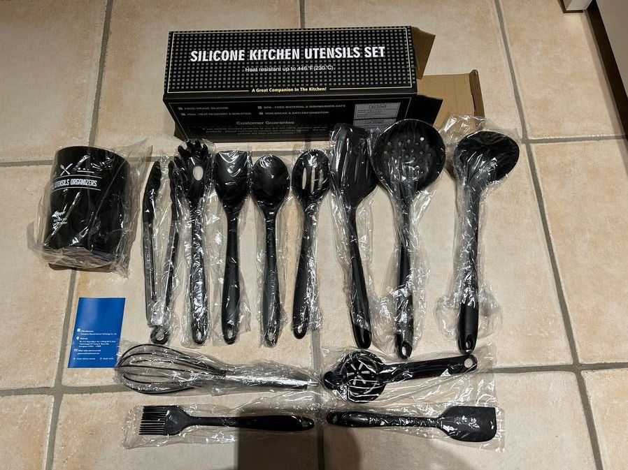 Küchengeräte: Neues Küchenhelfer Set 13-teiliges Silikon Set – Neu und originalverpackt aus Beatenberg von buy2you