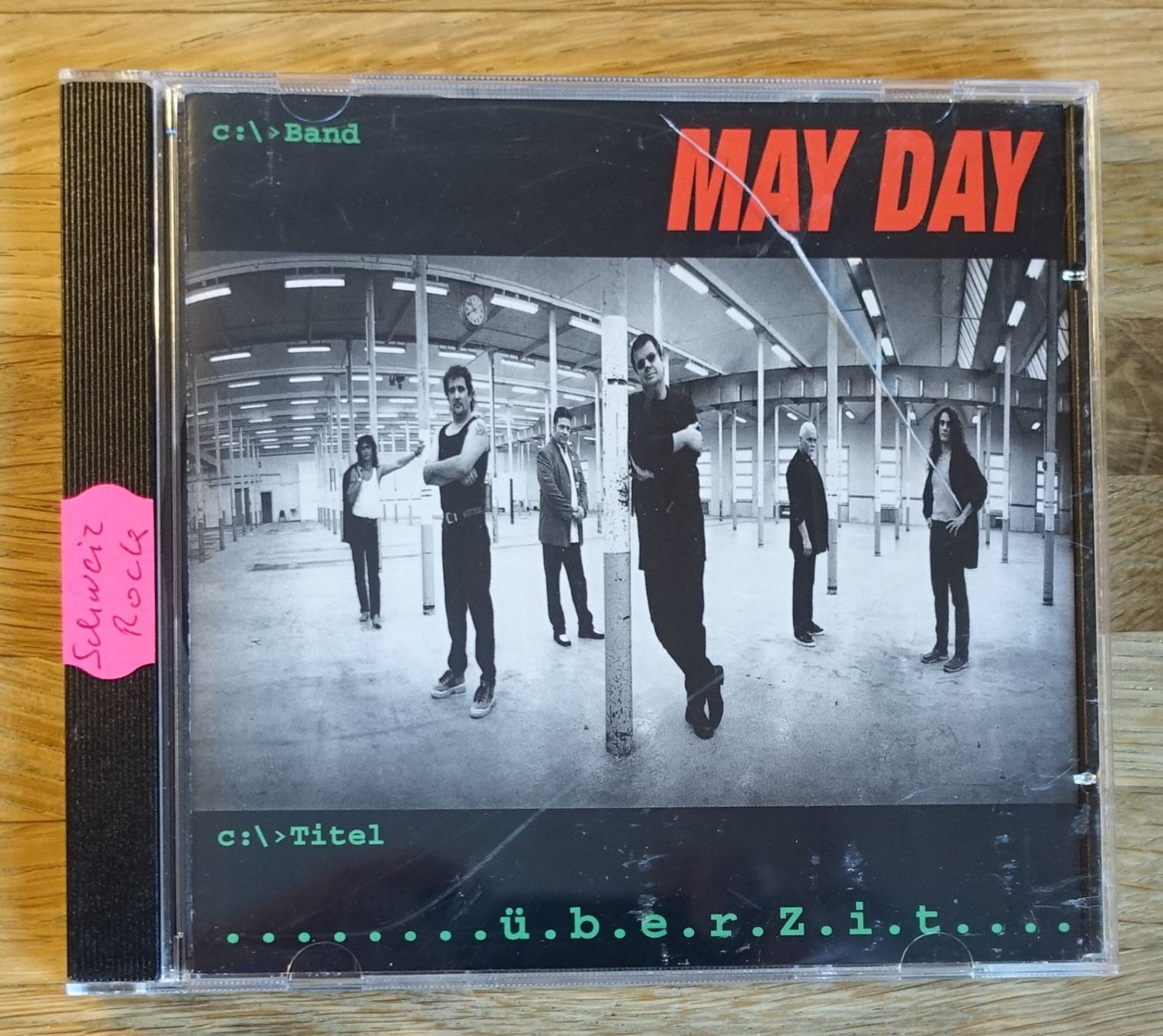 CD: May Day – ........ü.b.e.r.Z.i.t.... - D21 – Usato da Sessa venduto da discoverymedia