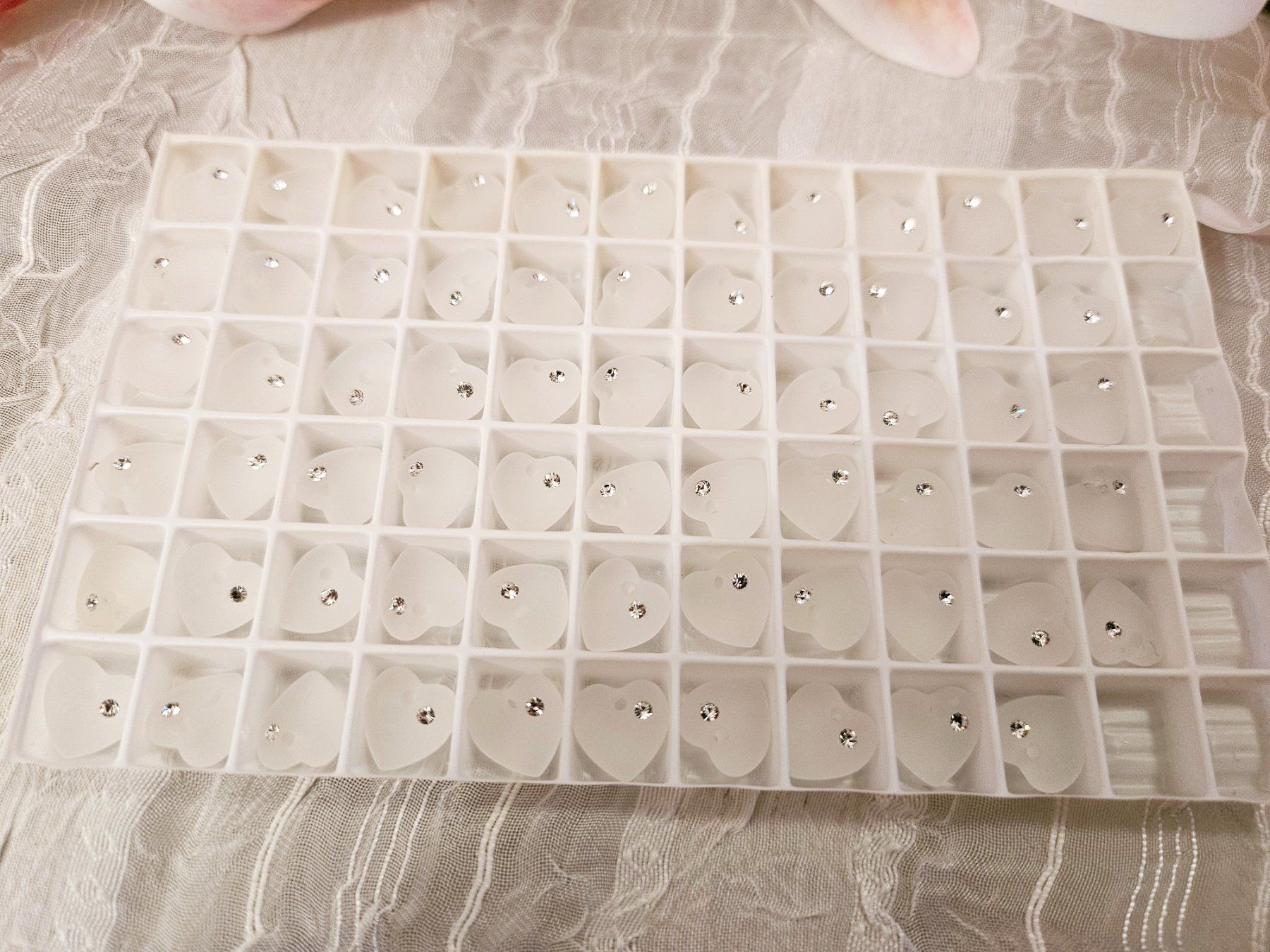 Perle (finte): Wunderschöne Swarovski Herz mit Strass 10x 9,7mm – Nuovo e nell'imballaggio originale da Dietikon venduto da Eleda