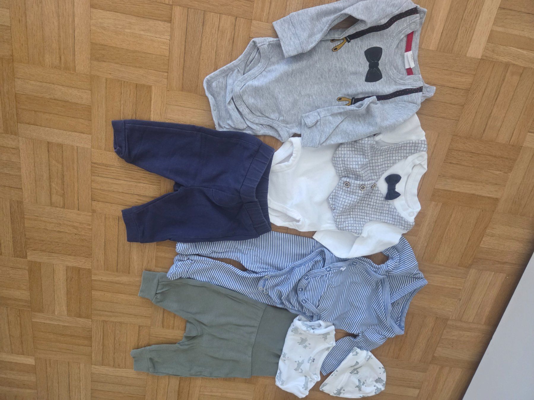 Lotti & Set di vestiti: Baby Kleider Set, Grösse 56 – Usato da Regensdorf venduto da sar_895z 1