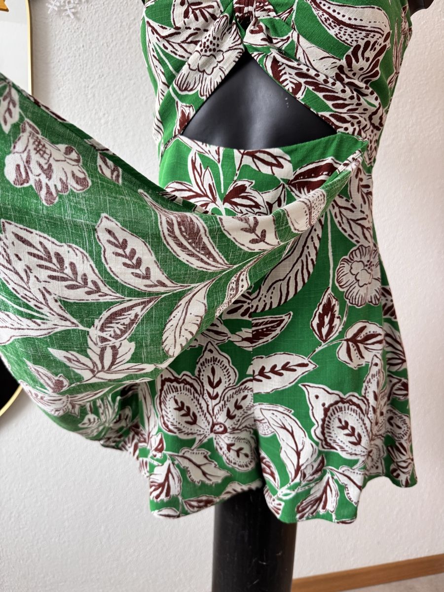 Zara Tute: Kurzer Jumpsuit Zara gr.M – Usato da Samedan venduto da lau_q8yh 2