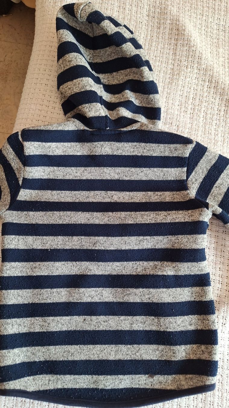 H&M Vestes & Manteaux: Jäggli Grösse 110/116 – D'occasion à Hettenschwil par Schneuggi2 2