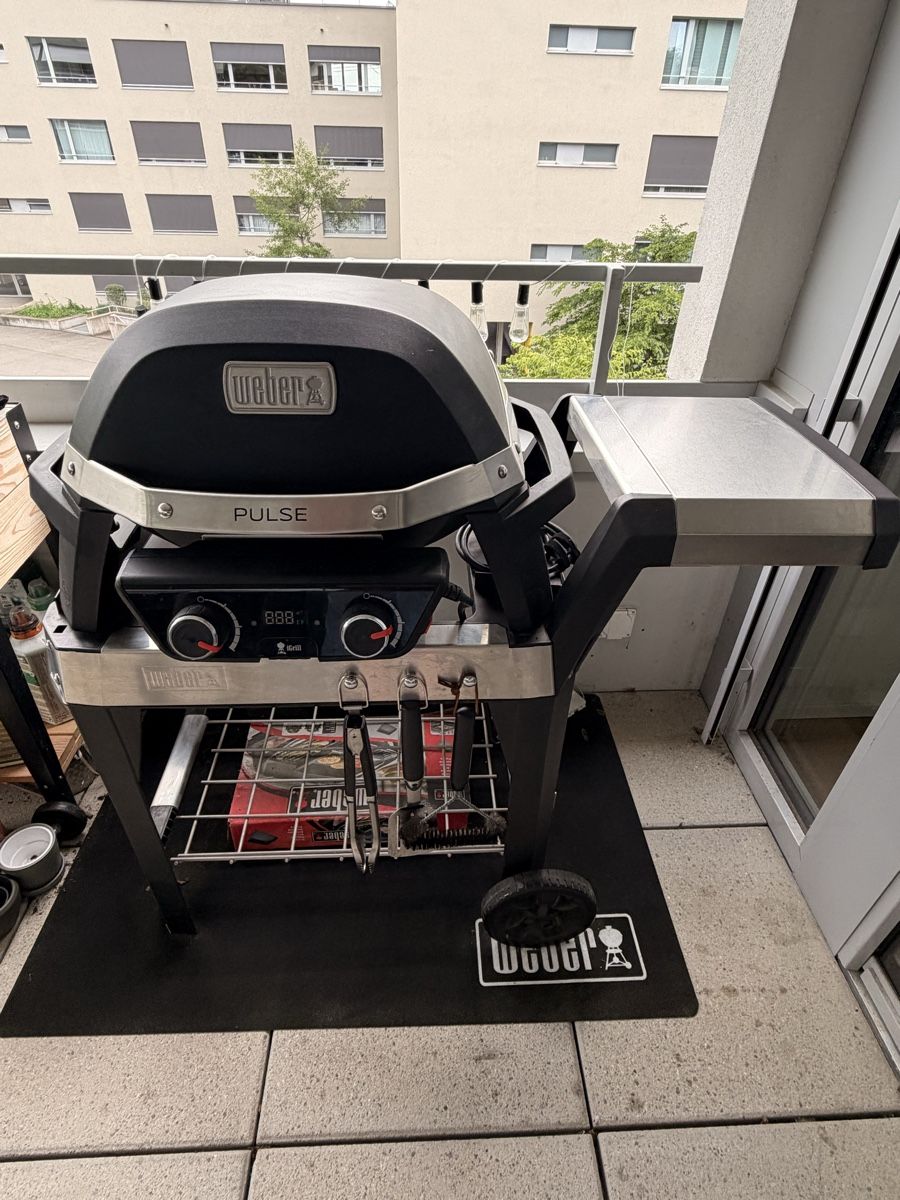 Weber Griglie: Weber Pulse 2000 Elektrogrill inkl. Wagen – Usato da Lyss venduto da lar_c2kp