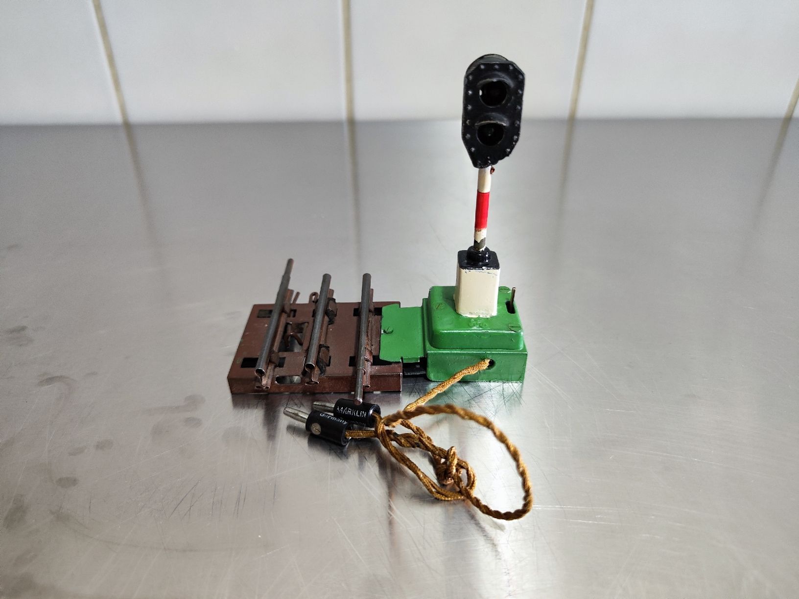 Märklin Modellini di ferrovie: Märklin, feu de signalisation manuel. – Usato da Genève venduto da baker02