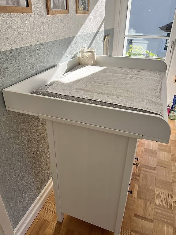 Fasciatoi & Accessori: Wickelaufsatz Kommode Hemnes IKEA  – Usato da Spiegel b. Bern venduto da FabienneCl