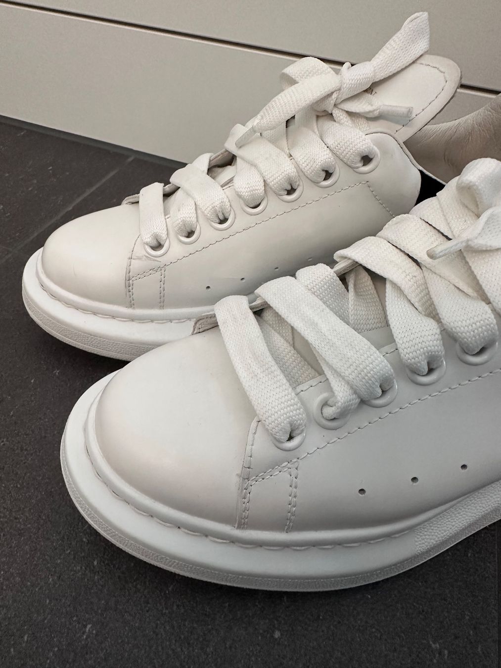 Alexander Mcqueen Scarpe da donna: Alexander McQueen - Oversized Sneaker Gr. 38 – Usato da Rüti ZH venduto da Jasmina.S27 2