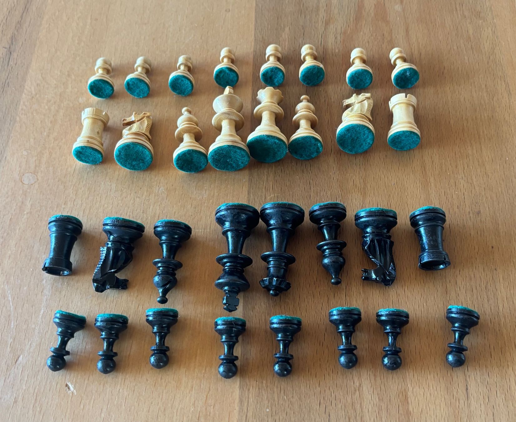 Giochi: alte Schachfiguren Holz komplett – Usato da Lüchingen venduto da Eeizo 6