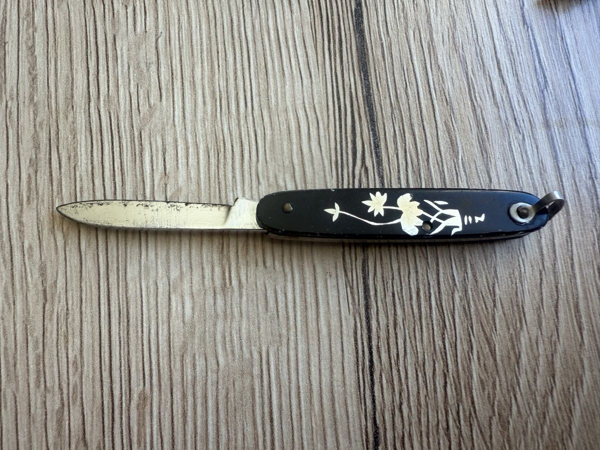 Coltelli tascabile: Kleines Sackmesser mit Blumenmotiv – Usato da Wettingen venduto da Ni_la_lo